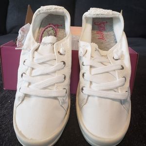 Jellypop Dallas Sneaker (White, 9.5 M)